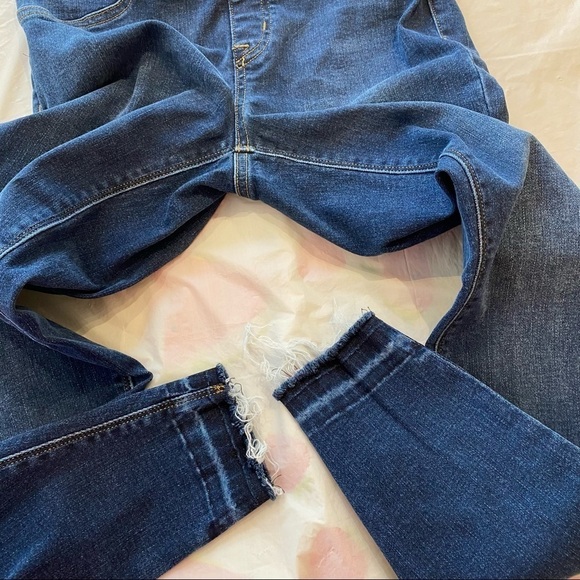 Spanx Pull On Distressed Jean Raw Hem Jegging Dark Wash size Small - Picture 7 of 10